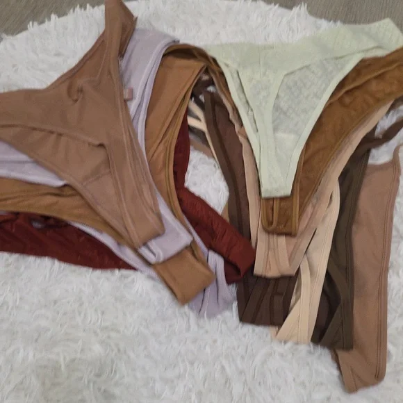 12pcs SKIMS Thongs 2X ( 11 NWT 1 NWOT) - Picture 4 of 9